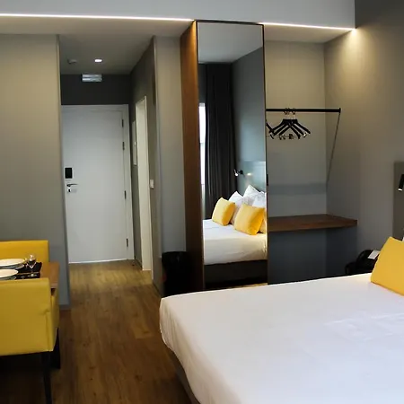 Turisticos Paraiso 3* פונשל